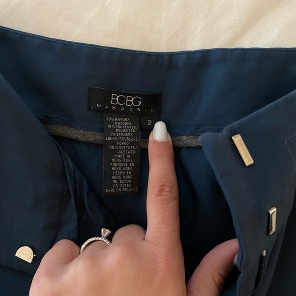 BCBG navy pencil skit with front slit - Picture 2 of 4